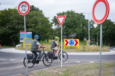 Oude oversteekplaats komt tijdelijk terug om ‘levensgevaarlijke’ situatie bij nieuwe tunnel in Rijen