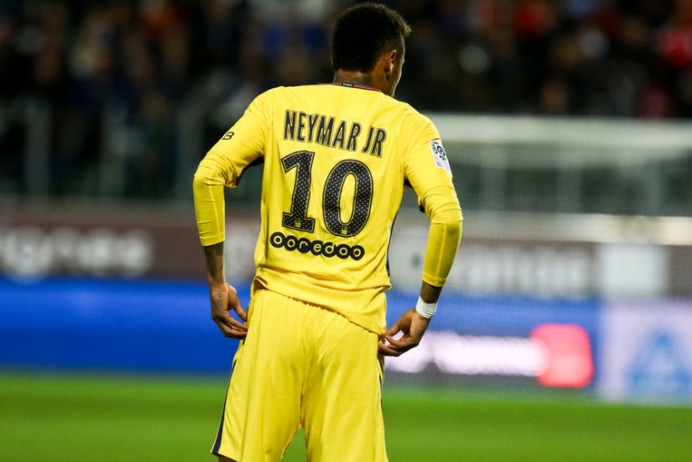 Neymar kocht zich voor 222 miljoen euro vrij bij Barcelona om bij Paris Saint-Germain te gaan spelen. Beeld Photo News