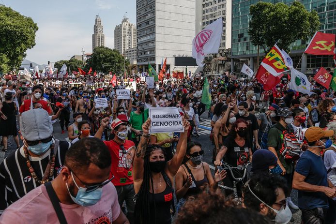 Demonstranten protesteren tegen de Braziliaanse president Jair Bolsonaro in de straten van Rio de Janeiro. (29/05/2021)