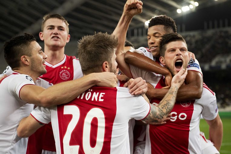 Ajax wint met 2-0 van AEK Athene in de groepsfase van de Champions League. Beeld ANP