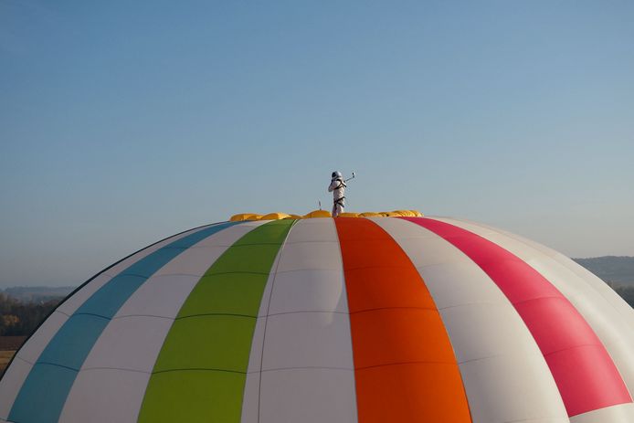 Rémi Ouvrard (28) wilde met de heteluchtballon boven de 3637 meter komen.
