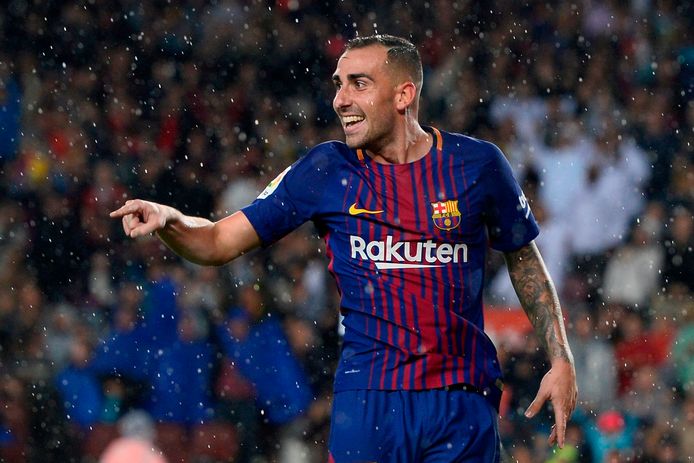 (FILES) In this file photo taken on November 4, 2017 Barcelona's Spanish forward Paco Alcacer celebrates after scoring a goal during the Spanish league football match FC Barcelona vs Sevilla FC at the Camp Nou stadium in Barcelona. - Alcacer will go out on loan to German Bundesliga side Borussia Dortmund, the club announced on August 28, 2018. (Photo by Josep LAGO / AFP)