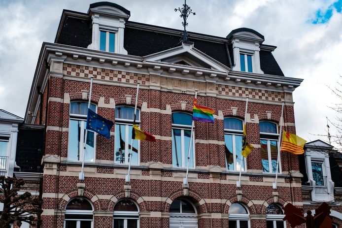 Het gemeentehuis van Borsbeek is door werken voor Proximus tijdelijk telefonisch onbereikbaar.