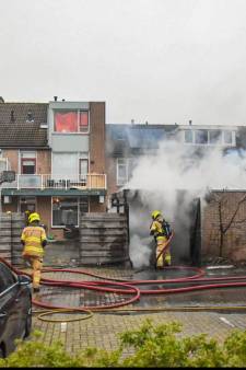 Flinke brand in schuren achter woonhuizen in Arnhem