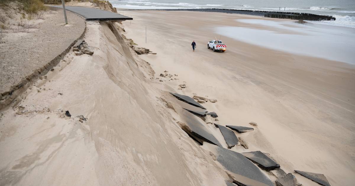Franklin houdt huis: fietspad in de duinen van Nieuwvliet stort tientallen meters naar beneden