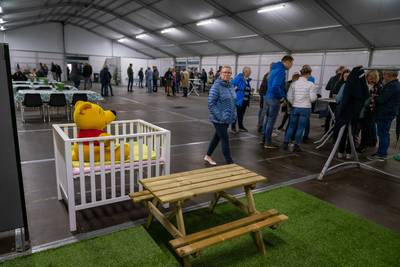 Hoe de noodopvang in Elst een lokale invulling krijgt. En de Rijksoverheid betaalt de rekeningen