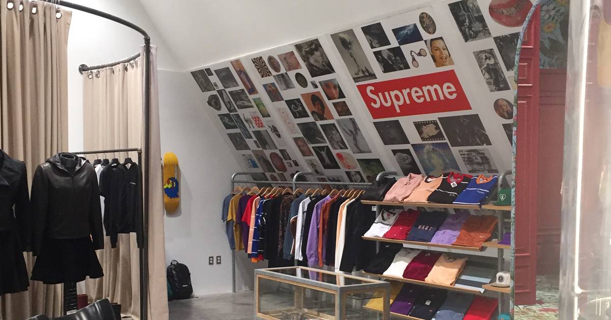 Lol ticket Wat mensen betreft Waarom zoveel mensen geobsedeerd zijn door de kleren van skatemerk Supreme  | Style | hln.be