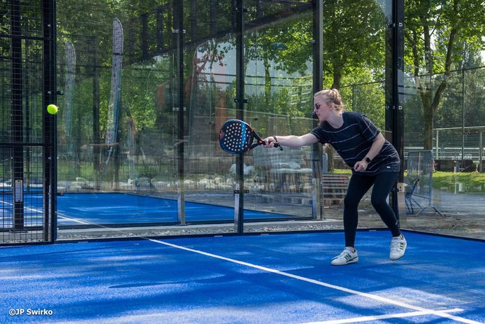 Padel in sportcomplex Osbroek.