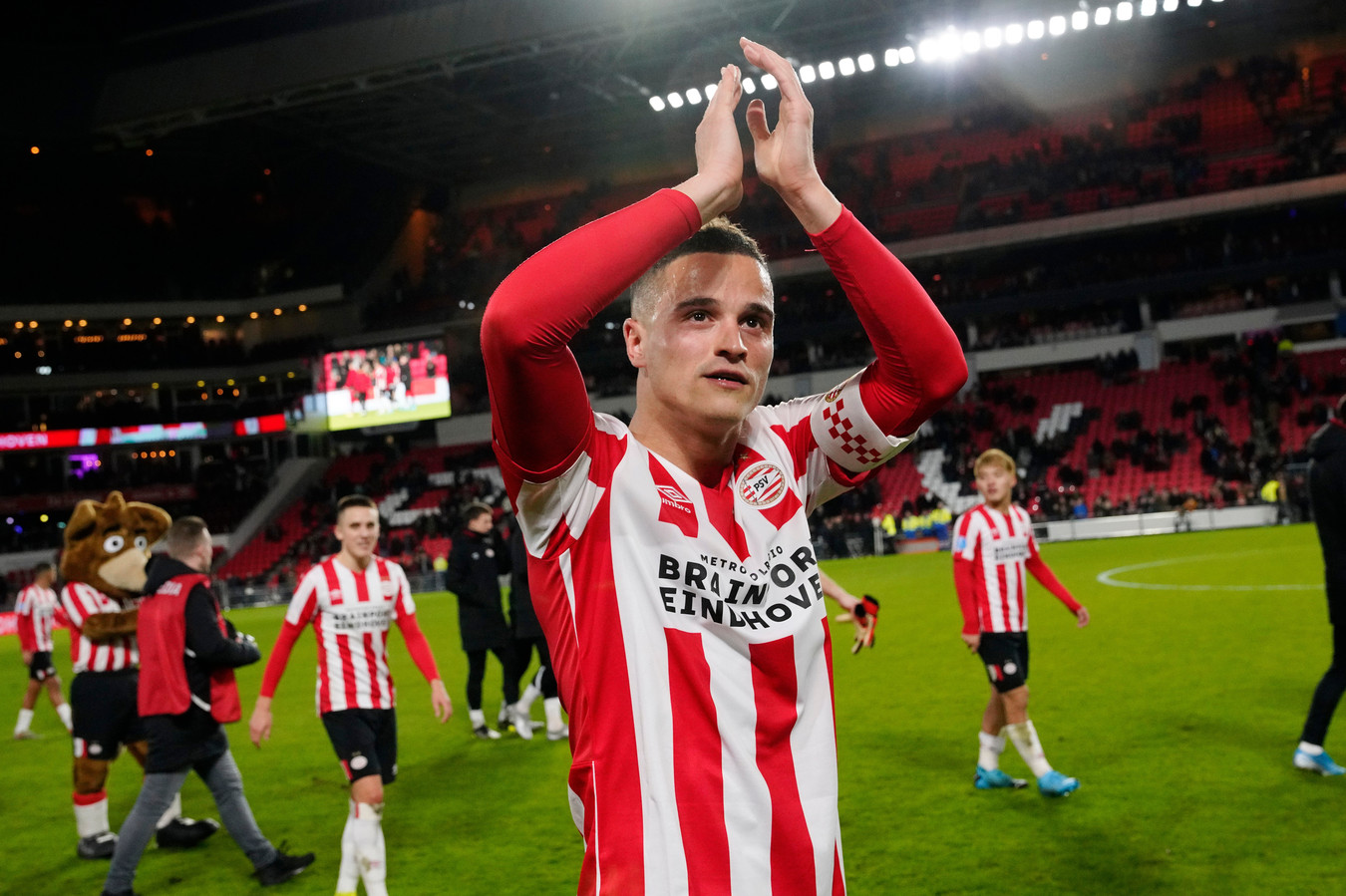 Ibrahim Afellay vertrekt na dit seizoen bij PSV en wil nog door als