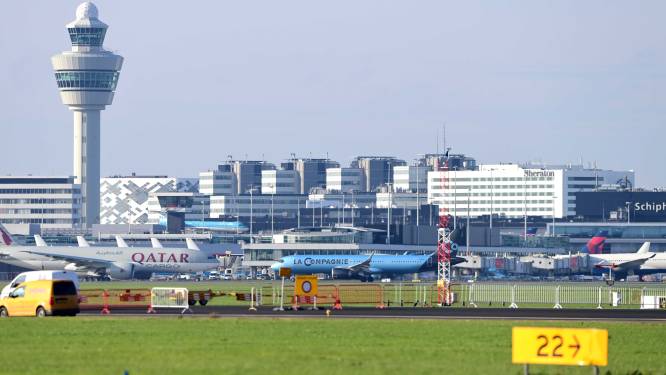 Buschauffeurs luchthaven Schiphol staken voor betere cao