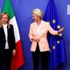 De bocht van Giorgia Meloni is niet alleen politiek sluw, ze kan gewoon niet anders: ‘Ze beseft goed in welke positie Italië zit’
