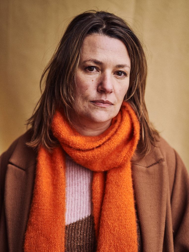 Emilie De Roo: ‘Ik heb jarenlang in een grot geleefd: kindjes gemaakt, nestje gebouwd. En toen ik weer wilde uitvliegen, kwam corona.’ Beeld Thomas Sweertvaegher