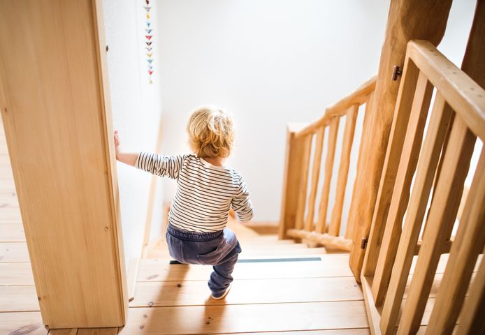 Als je kleine kinderen hebt, is het wel zo veilig om een traphekje te nemen.