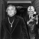 Marlon Brando sloeg hem vijf tanden uit, Elvis Presley liet zijn banden leksteken, Sean Penn spuugde op hem: überpaparazzo Ron Galella