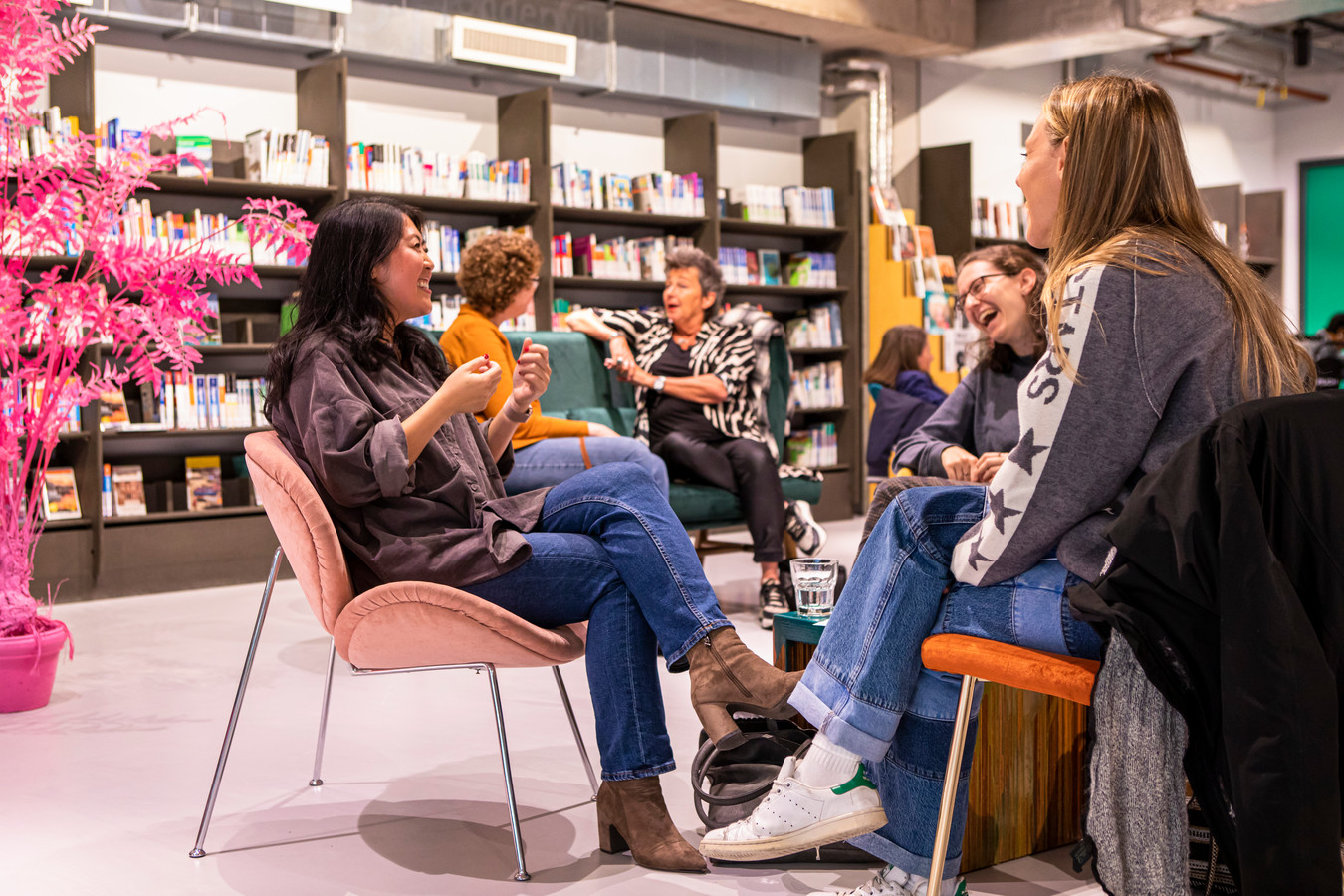 ‘Levende boeken’ gezocht om de collectie van de Living Library uit te ...