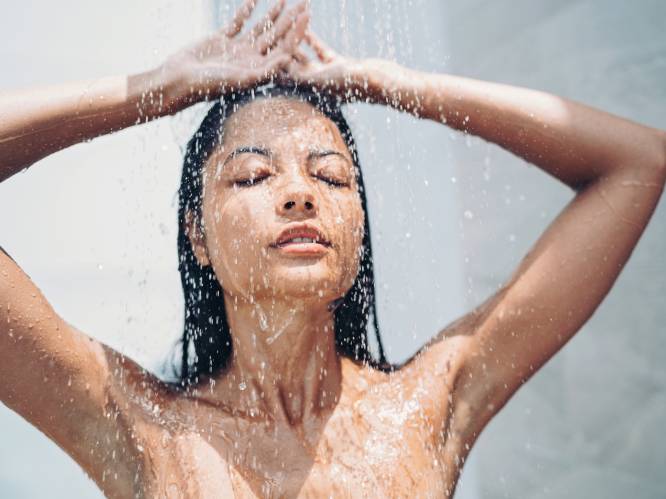 Mensen met acne prijzen koude douches online als dé remedie. Een dermatoloog reageert
