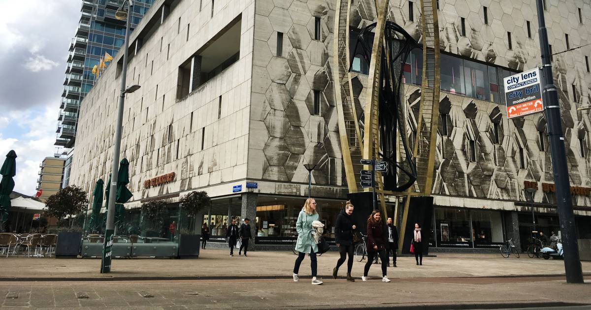 bijenkorf te chic welnee de klant vraagt juist om luxe economie ad nl