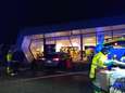 Auto rijdt shop binnen aan tankstation E40: één dode en twee zwaargewonden