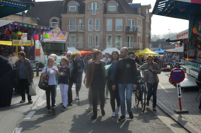 Een sfeerbeeld van de jaarmarkt in Denderhoutem enkele jaren geleden.