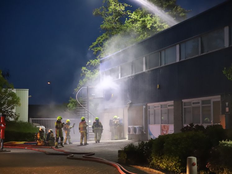 Grote brand bij bedrijfsverzamelgebouw in Culemborg