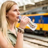 Zo blijft je flesje water extra lang koud