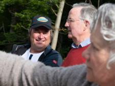 Kasteelheer en ‘nozem’ laten monumentaal bos in Laren weer groeien: ‘Feest, bier en natuur gaan heel goed samen’