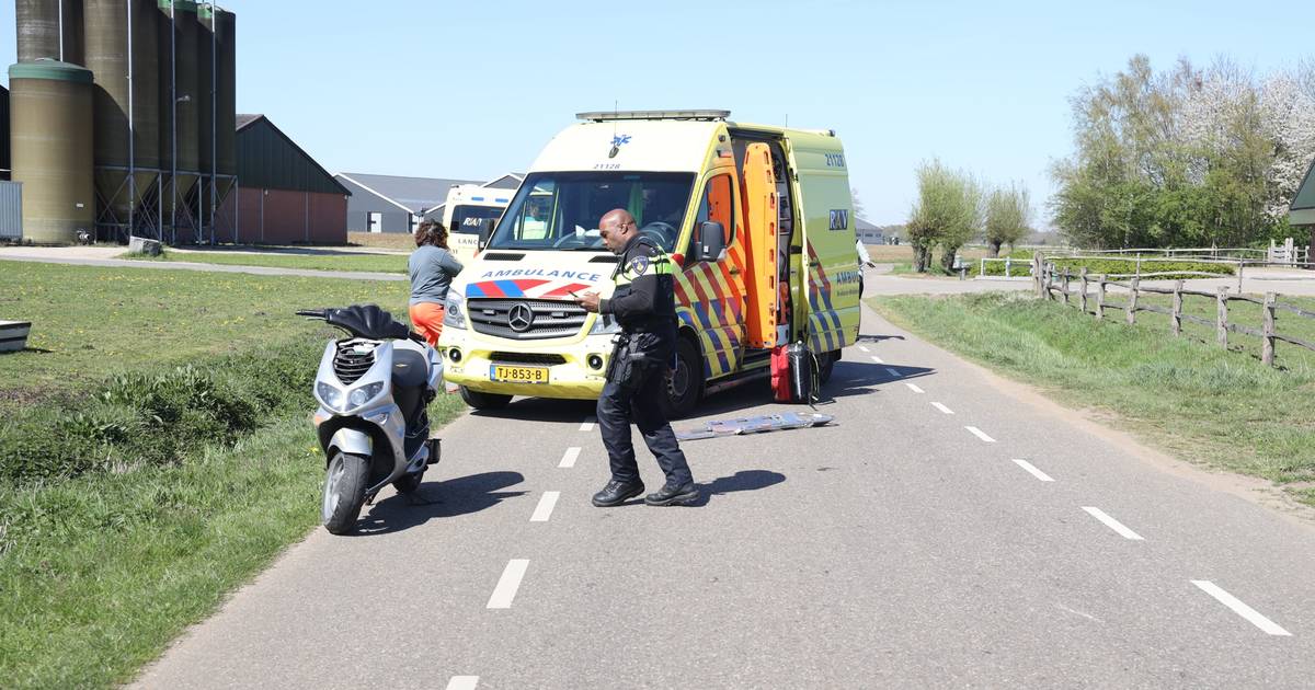 Scooterbestuurder gewond bij botsing met motor in Schaijk.