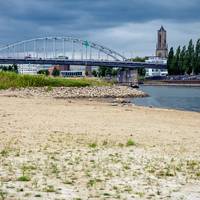 Vlaanderen kleurt donkerrood op kaarten van waterstress: waarom droogte ook tot spanningen tussen landen kan leiden