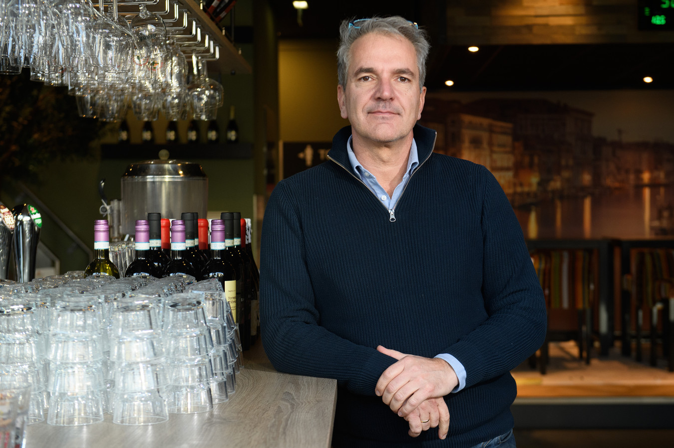 Eigenaar Peter Wicknig van Punto Pasta staat het water aan de lippen, maar hij blijft open en blijft bezorgen. Alleen niet langer door Thuisbezorgd, vanwege de extra kosten die dat met zich meebrengt.