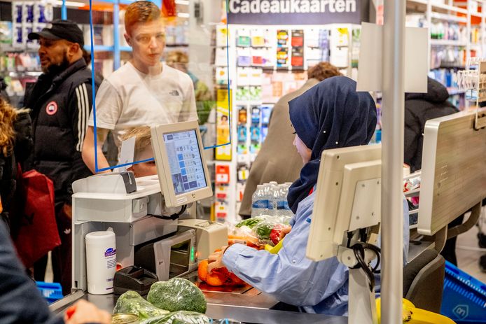 Albert Heijn heeft een conflict met Nestlé over prijsverhogingen van Maggi, Nescafé, KitKat en Garden Gourmet.