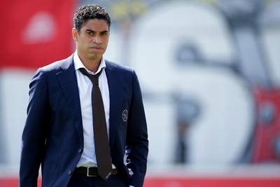 Ajax haalt Reiziger bij A-selectie als assistent Ten Hag