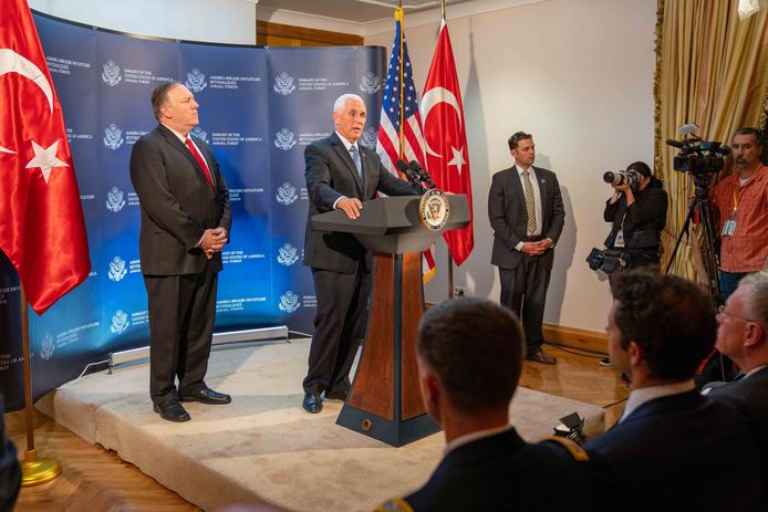 De Turkse president kwam gisteren na urenlange gesprekken met de Amerikaanse vicepresident Mike Pence een pauze van vijf dagen overeen in de Turkse operatie in Noord-Syrië. Dat zou Koerdische strijders van de YPG de gelegenheid geven het gebied te verlaten.