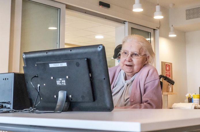 GreetR werkt met een tablet, die als een soort televisiescherm dient.