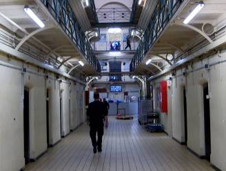 Regering houdt gevangenissen Dendermonde en Sint-Gillis langer open