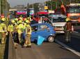 Bestuurder rijdt achteraan in op rijdende vrachtwagen