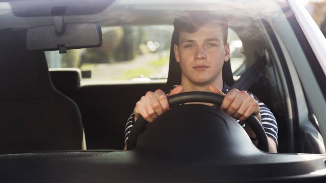 Meer en meer jongeren laten de auto aan de kant staan: hoe komt dat?