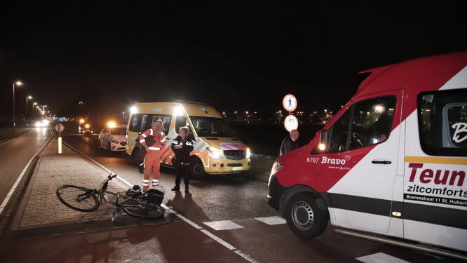 Fietser geschept door buurtbus in Boxmeer