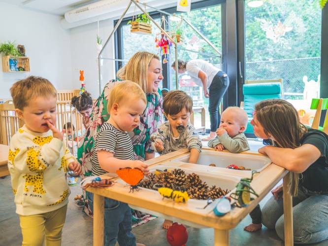 Kinderopvang moet baby’s en peuters meer uitdagen: “Laat ze mee opdienen en afruimen”
