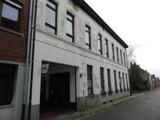 Sloop oude rijkswachtkazerne kost nu al 1,1 miljoen euro