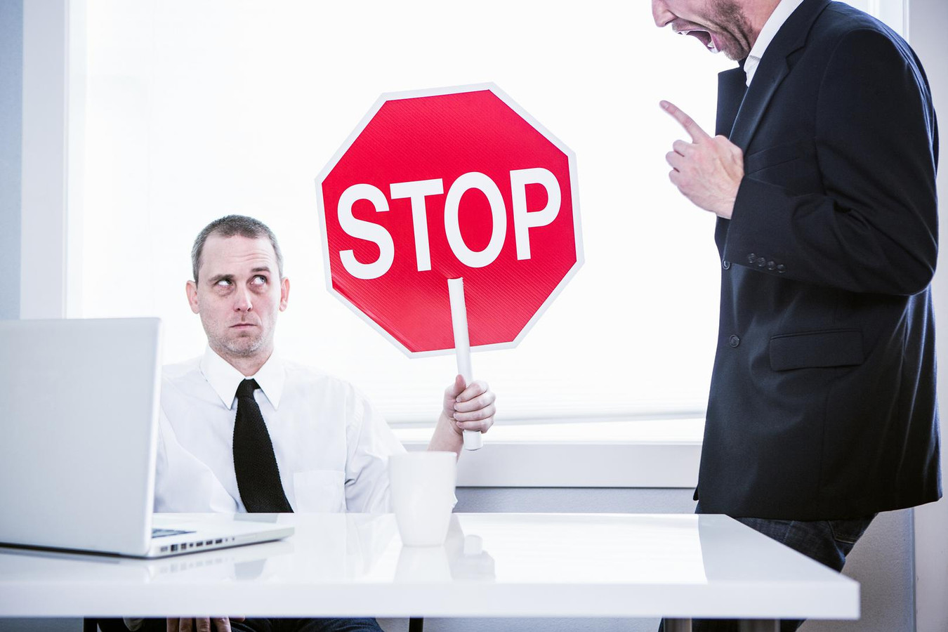 Les formes les plus fréquentes d'agressions sont les insultes ou offenses, les menaces avec violence physique et les agressions physiques.