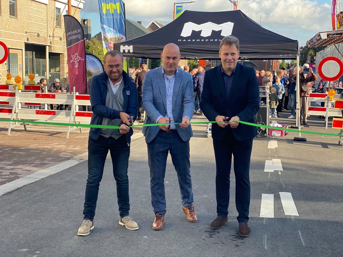 Stefan Thorez, Raf Terwingen en Stijn van Dingenen openen de Dokter Haubenlaan.