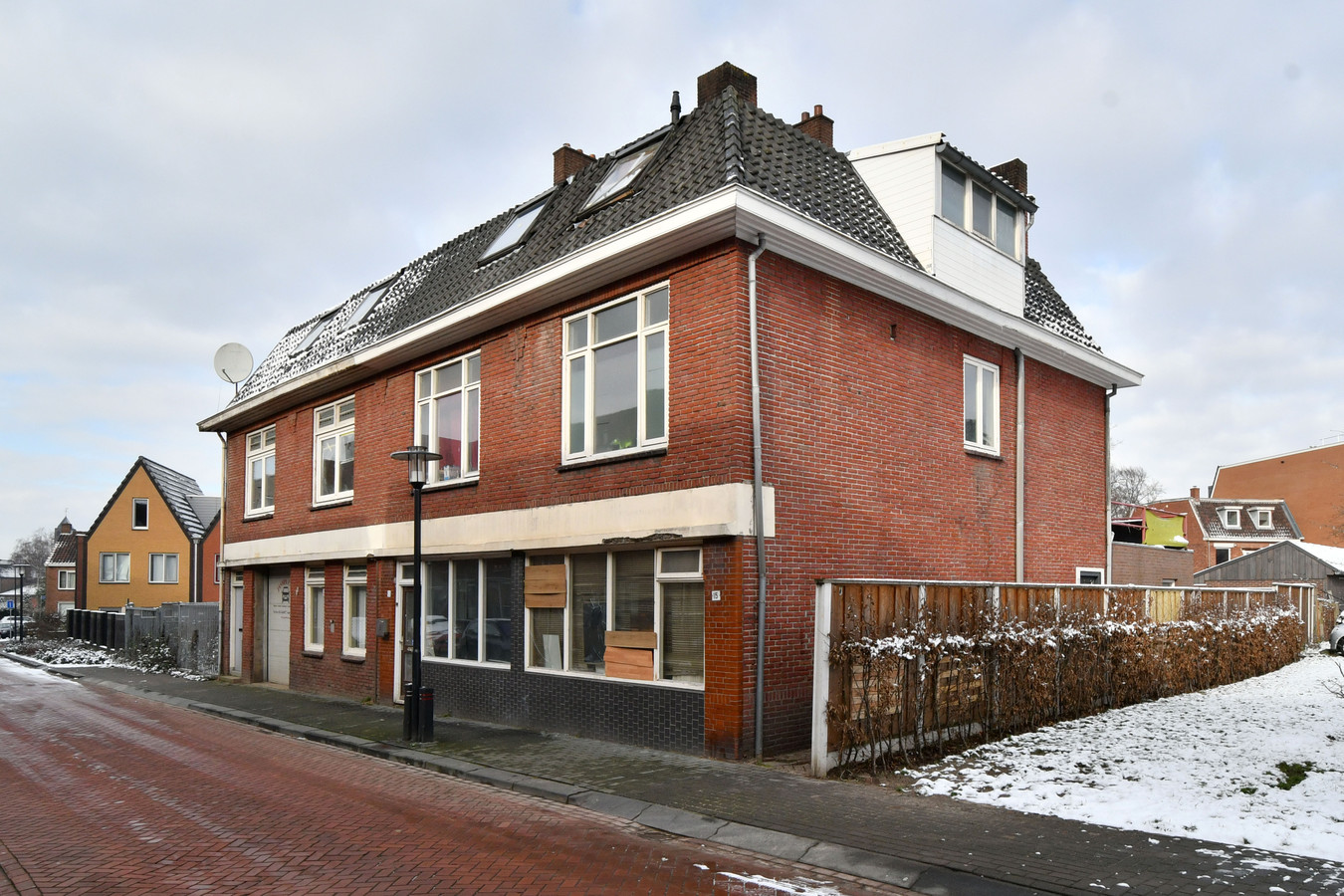 Overlast Laaresstraat in Enschede ‘Bewoners kunnen ook de hand in eigen boezem steken’ Foto