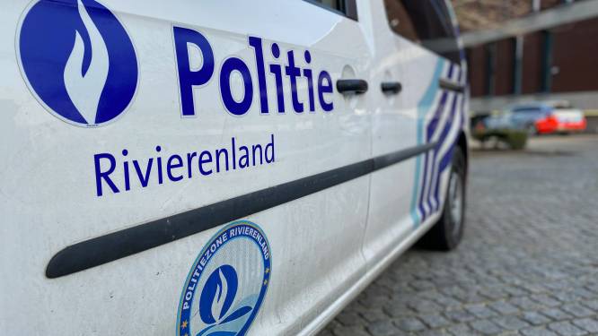 Dieven beschadigen deur bij inbraakpoging
