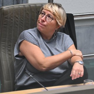 Caroline Gennez (Vooruit) verschuilt zich achter ‘fake news’ voor plotse bocht over Antwerps museum: ‘Dit is gewoon damage control’