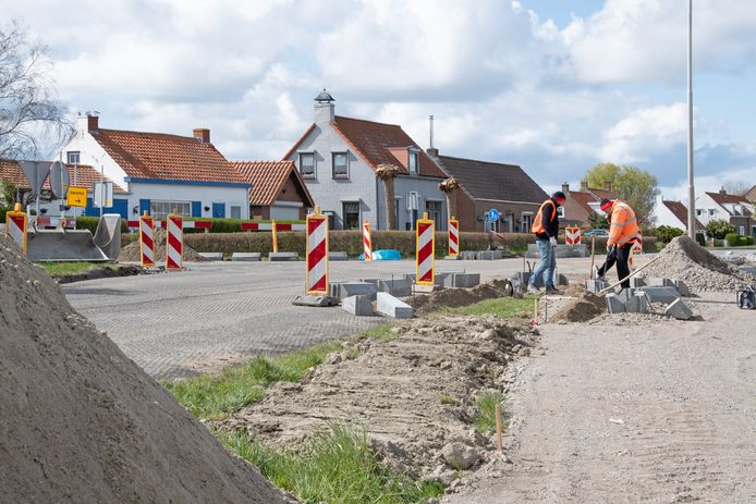 De weg bij Boerenhol gaat op de schop.