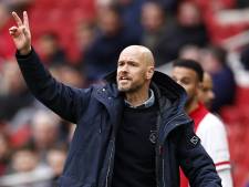 Ten Hag na gewonnen topper én feest voor aanwezige fans: ‘Mooi om ze zo gelukkig te zien’