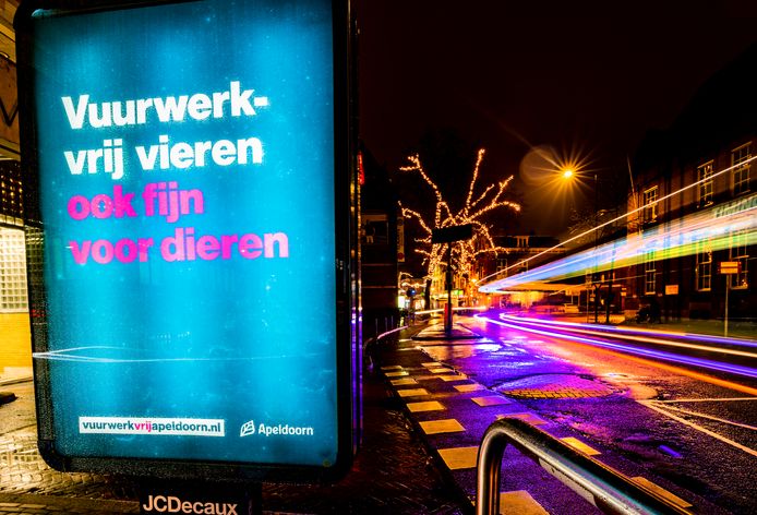 In Apeldoorn vraagt de gemeente op diverse plekken aandacht voor het vuurwerkverbod.