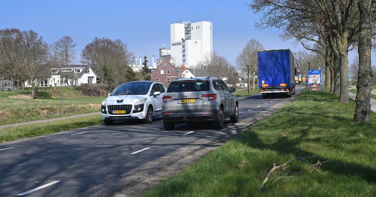 ‘Breng oude middellijn terug op weg tussen Maashees en Venray, nu is het gokken of tegenligger uitwi