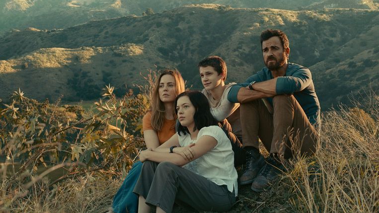 Melissa George, Logan Polish, Gabriel Bateman en Justin Theroux in 'The Mosquito Coast' Beeld TMDB