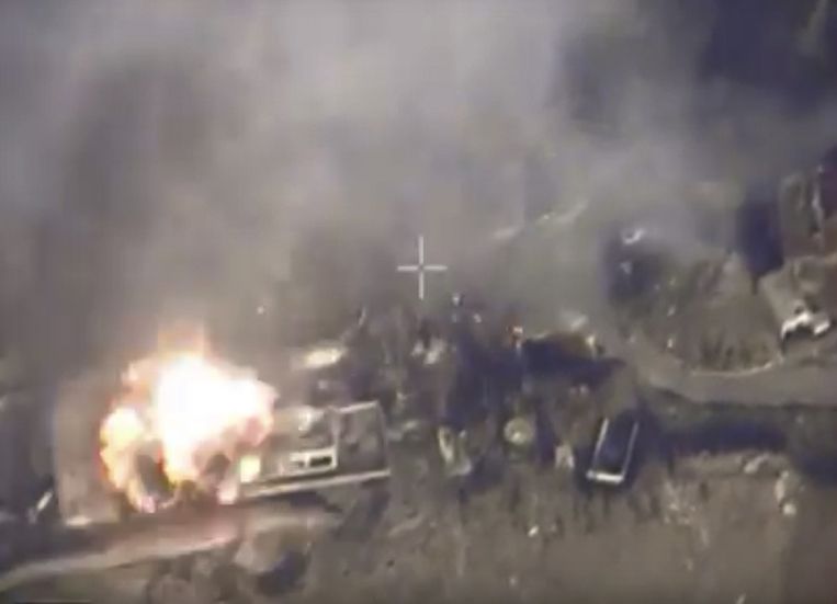 Beelden van een bombardement, beschikbaar gesteld door het Russische ministerie van Defensie. Beeld AP